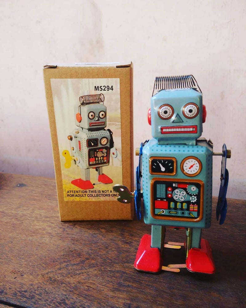 CHIMUYU Wind Up Vintage Robot Retro Classic Clockwork Spring for Collection, Xmas, Gift, Party, Birthday, Festival, Surprise, Memories - Image 3
